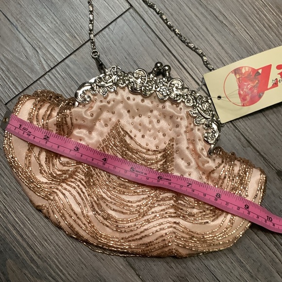 New peachy beaded clutch purse - Picture 3 of 6